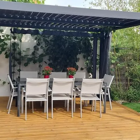 Holiday home Magnifique Maison D'architecte Bordeaux Merignac (Gironde)